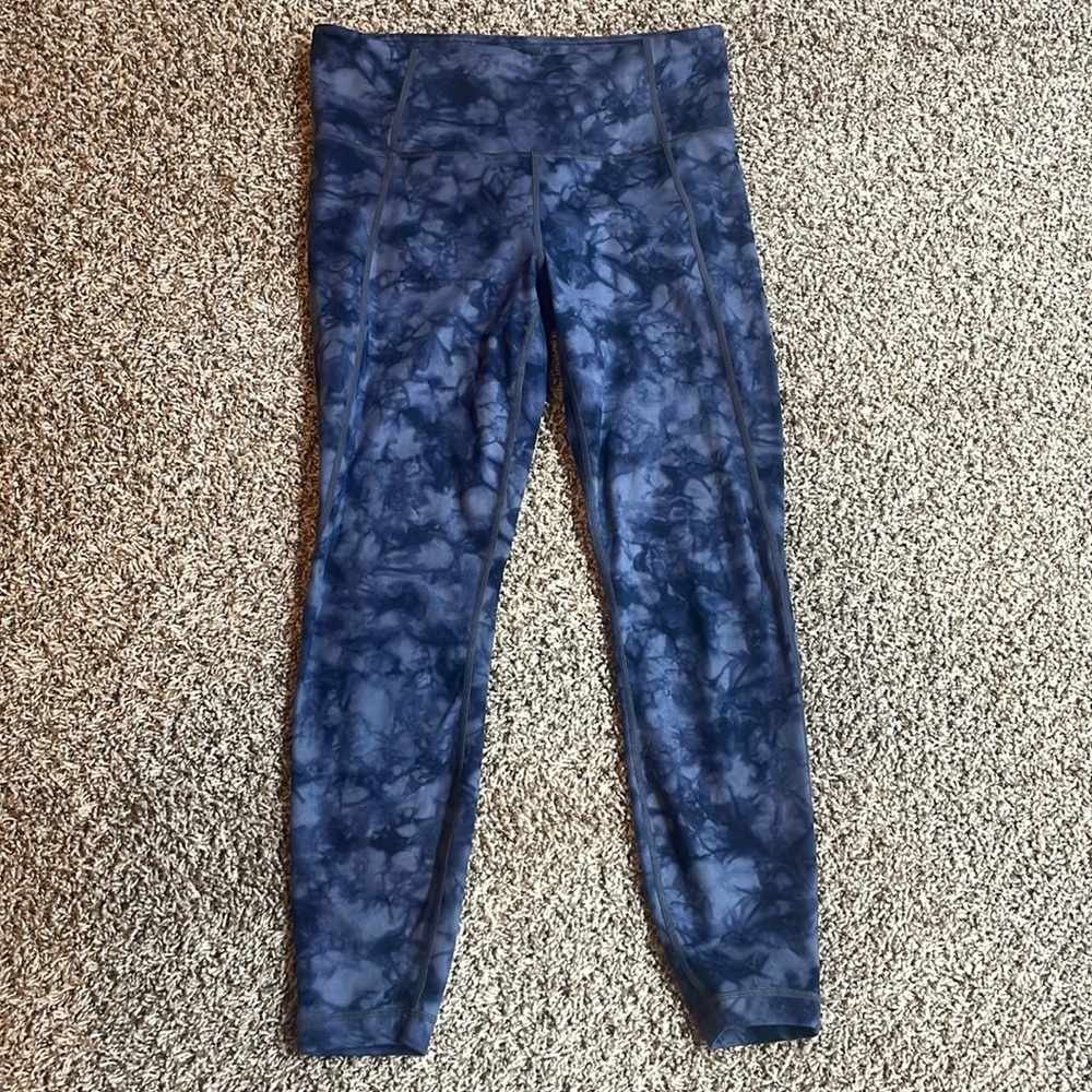 Athleta Salutation Powervita Navy Blue tye dye size M